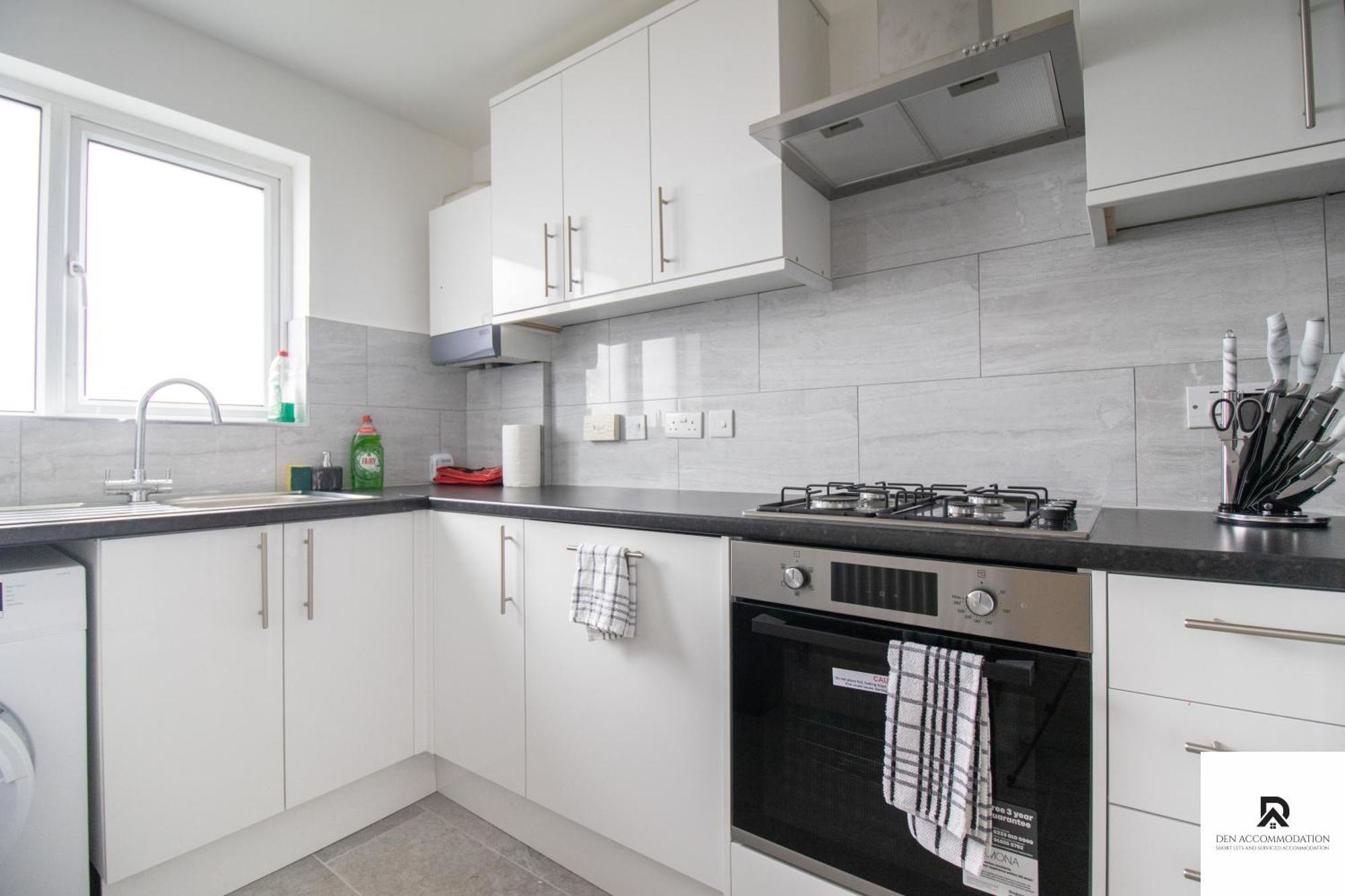 Newly Launched Two Bedroom House By Den Accommodation Short Lets & Serviced Accommodation With Garden London Exteriör bild